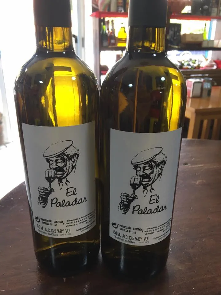 Botellas de vino con la etiqueta de El Paladar